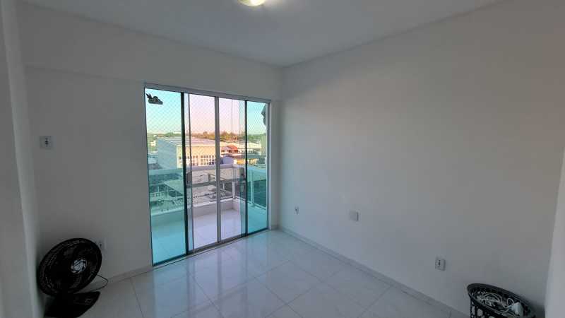 Apartamento à venda com 2 quartos, 70m² - Foto 3