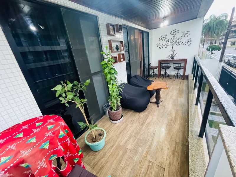 Apartamento à venda com 3 quartos, 115m² - Foto 4