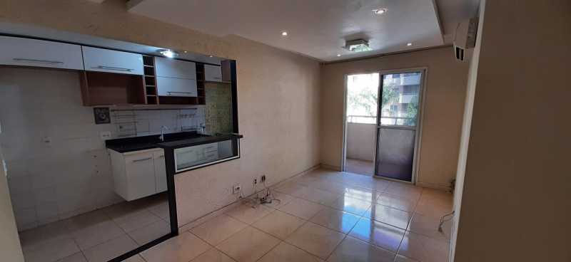 Apartamento à venda com 3 quartos, 80m² - Foto 1