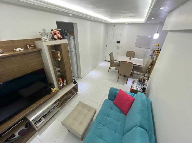 Apartamento à venda com 2 quartos, 62m² - Foto 4