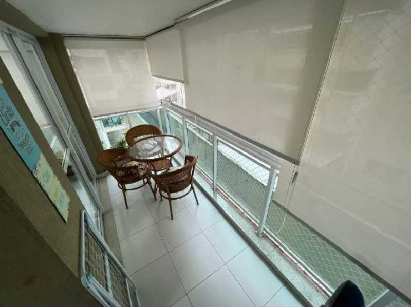 Apartamento à venda com 2 quartos, 62m² - Foto 2