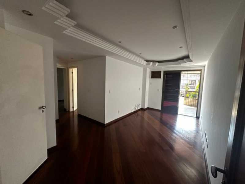 Apartamento à venda com 2 quartos, 96m² - Foto 11