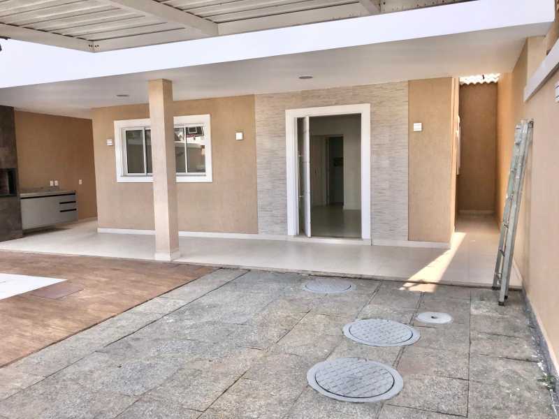 Casa de Condomínio à venda com 5 quartos, 238m² - Foto 2