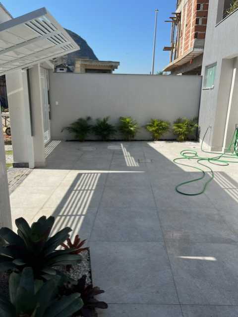 Casa de Condomínio à venda com 4 quartos, 220m² - Foto 3