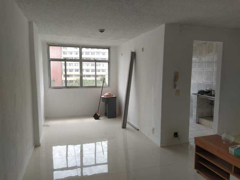 Apartamento à venda com 2 quartos, 58m² - Foto 2