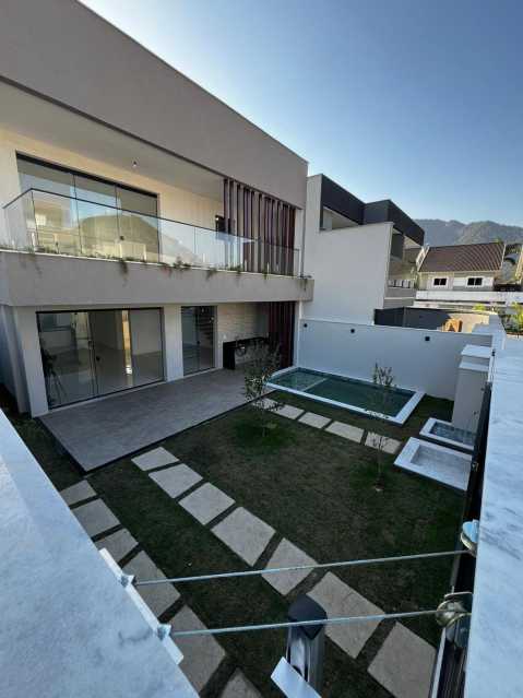 Casa de Condomínio à venda com 4 quartos, 247m² - Foto 5