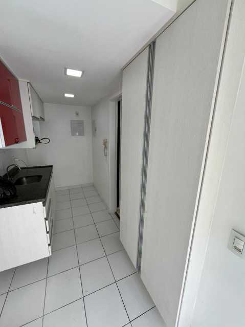 Apartamento à venda com 3 quartos, 105m² - Foto 8