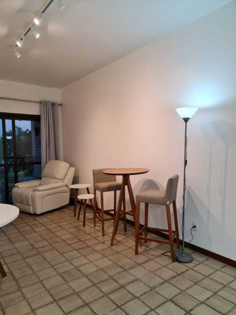 Apartamento à venda com 2 quartos, 83m² - Foto 3