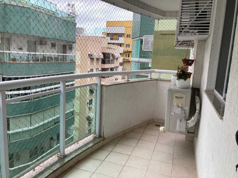 Apartamento à venda com 2 quartos, 80m² - Foto 3