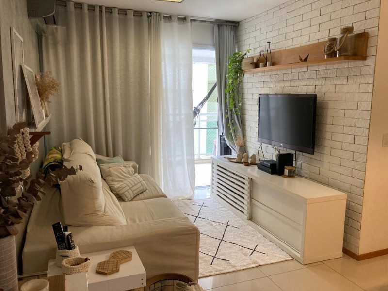 Apartamento à venda com 2 quartos, 80m² - Foto 2