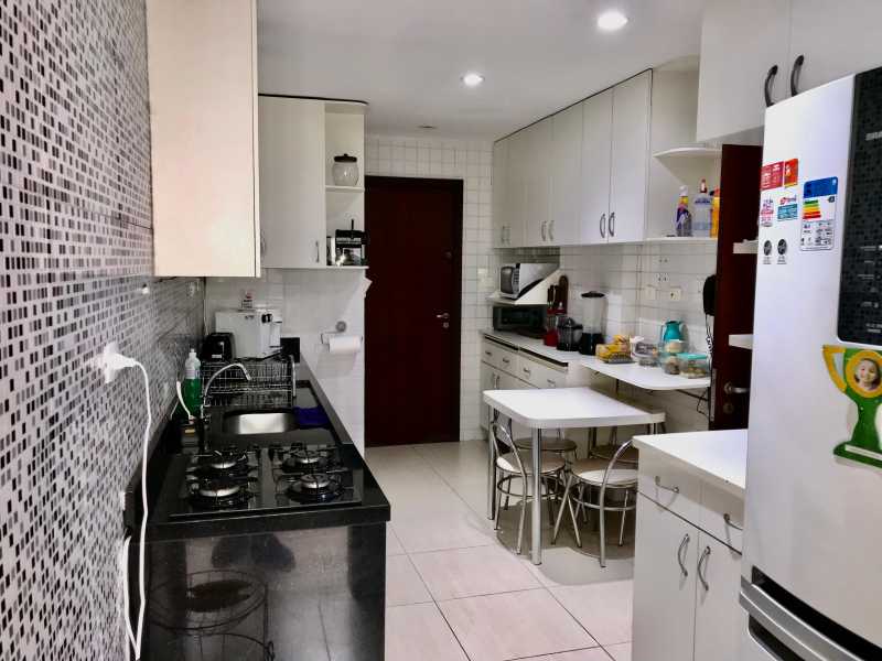 Apartamento à venda com 3 quartos, 150m² - Foto 13