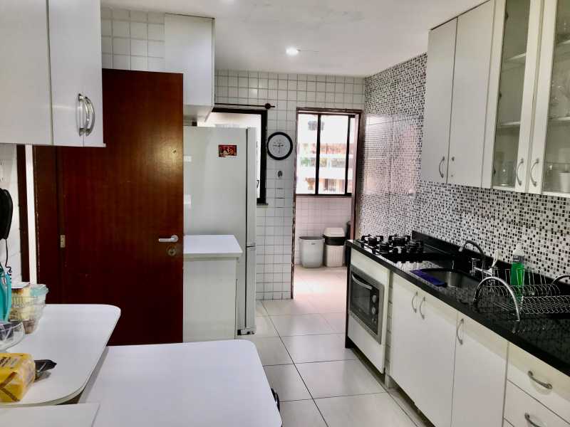 Apartamento à venda com 3 quartos, 150m² - Foto 8