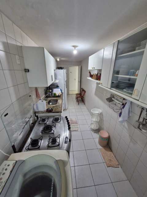 Apartamento à venda com 3 quartos, 95m² - Foto 8