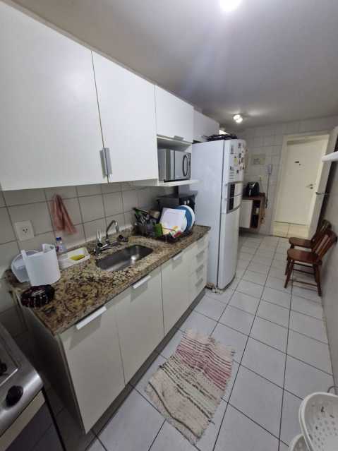 Apartamento à venda com 3 quartos, 95m² - Foto 9