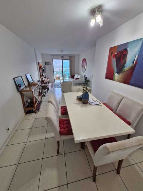 Apartamento à venda com 3 quartos, 95m² - Foto 2