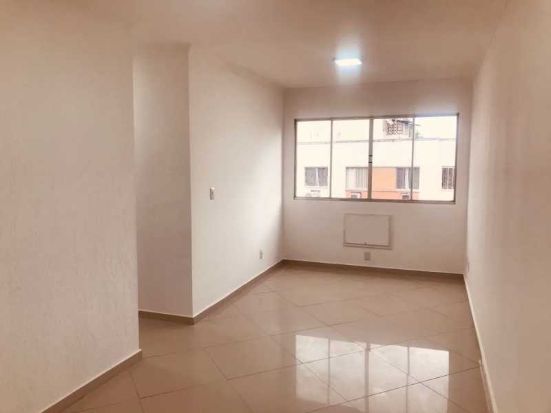 Apartamento à venda com 3 quartos, 70m² - Foto 1