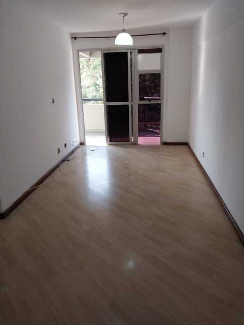 Apartamento à venda com 3 quartos, 80m² - Foto 3