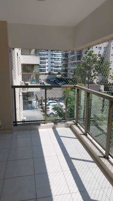 Apartamento à venda com 2 quartos, 62m² - Foto 3