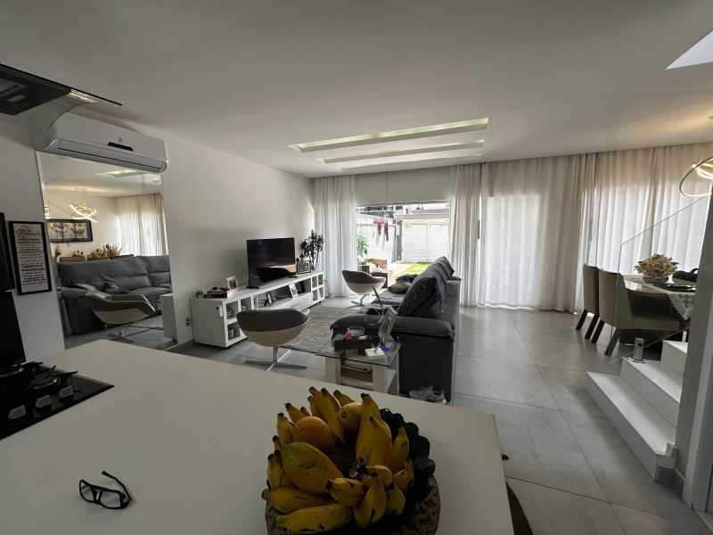 Casa de Condomínio à venda com 4 quartos, 200m² - Foto 9