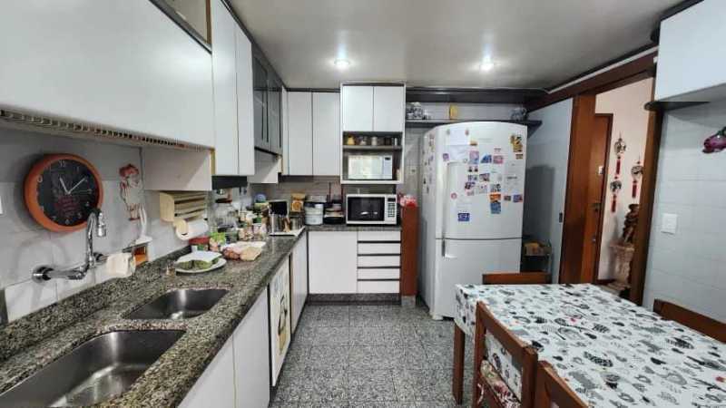 Apartamento à venda com 2 quartos, 68m² - Foto 8