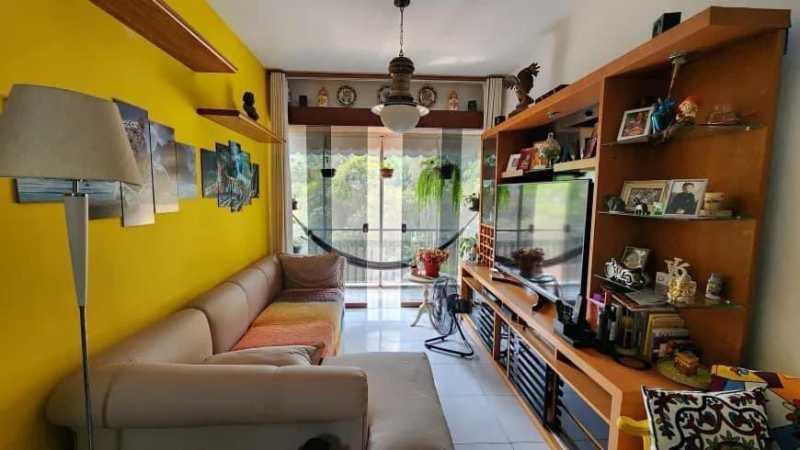 Apartamento à venda com 2 quartos, 68m² - Foto 3