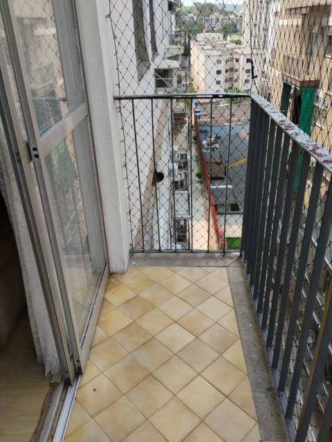 Apartamento à venda com 2 quartos, 74m² - Foto 2