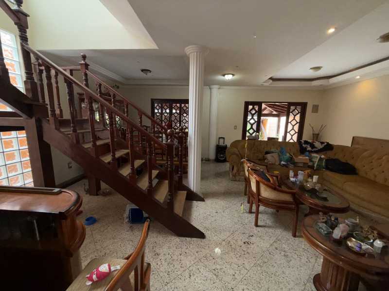 Casa de Condomínio à venda com 4 quartos, 180m² - Foto 1