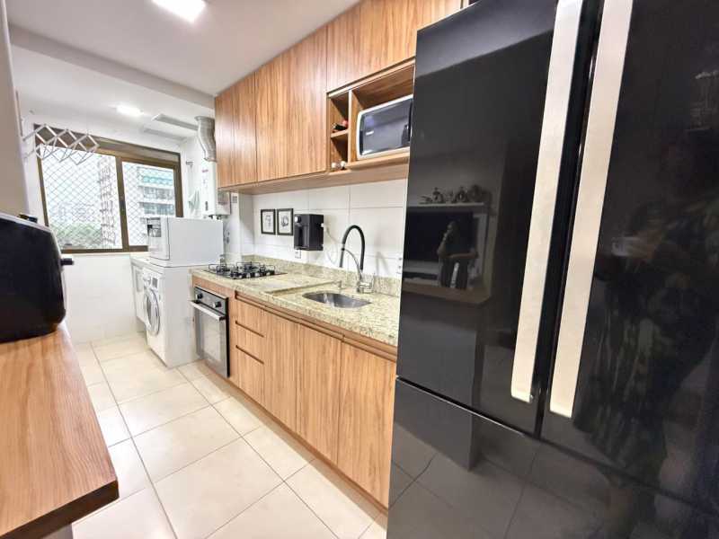 Apartamento à venda com 2 quartos, 67m² - Foto 13