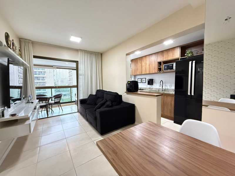 Apartamento à venda com 2 quartos, 67m² - Foto 1