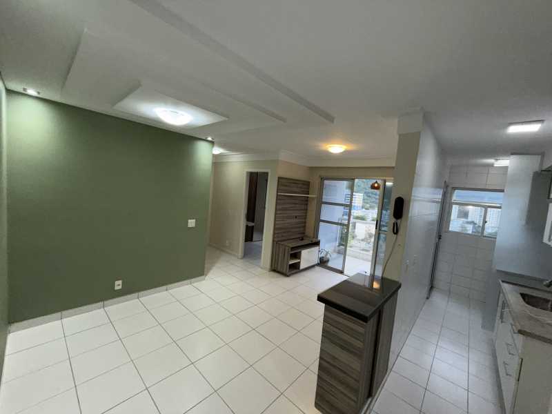 Apartamento à venda com 2 quartos, 60m² - Foto 1