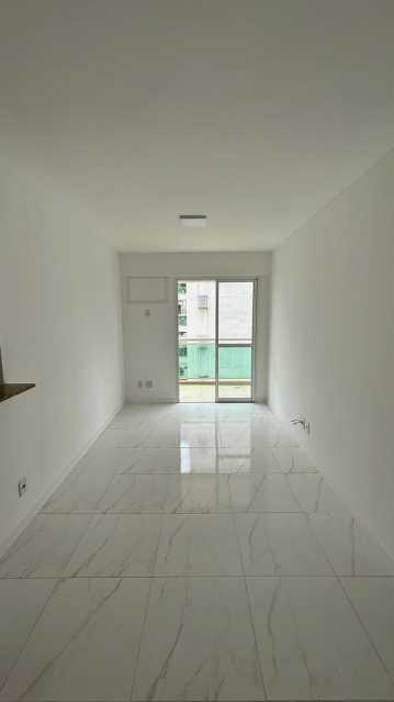 Apartamento à venda com 3 quartos, 78m² - Foto 2