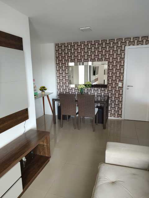 Apartamento à venda com 2 quartos, 64m² - Foto 4