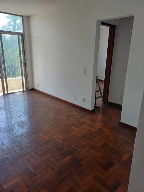 Apartamento à venda com 2 quartos, 76m² - Foto 2