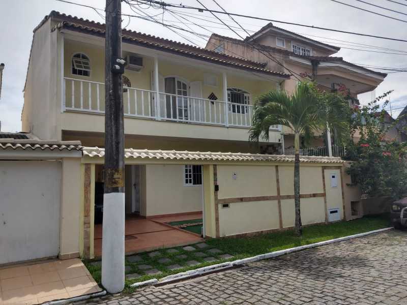 Casa de Condomínio à venda com 5 quartos, 264m² - Foto 1