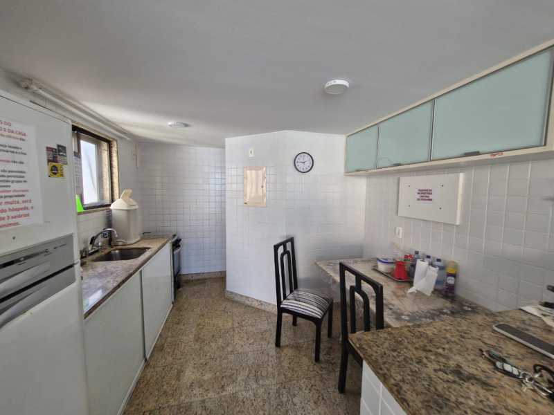 Cobertura para alugar com 3 quartos, 177m² - Foto 13