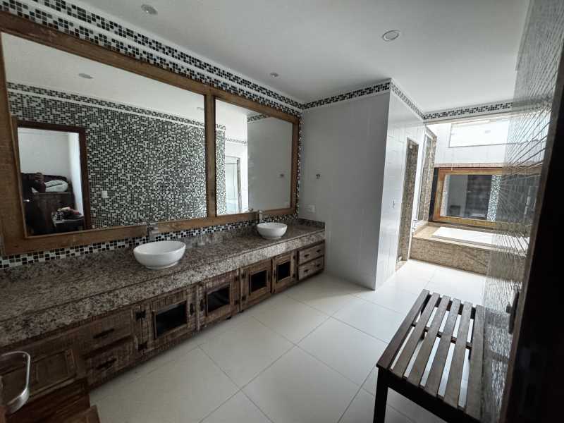 Casa de Condomínio à venda com 7 quartos, 2100m² - Foto 27