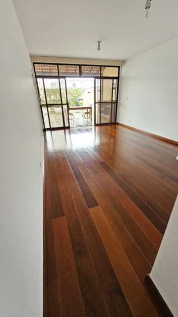 Cobertura à venda e aluguel com 3 quartos, 230m² - Foto 8