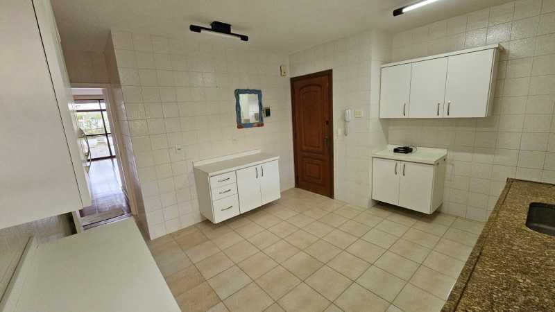 Cobertura à venda e aluguel com 3 quartos, 230m² - Foto 12