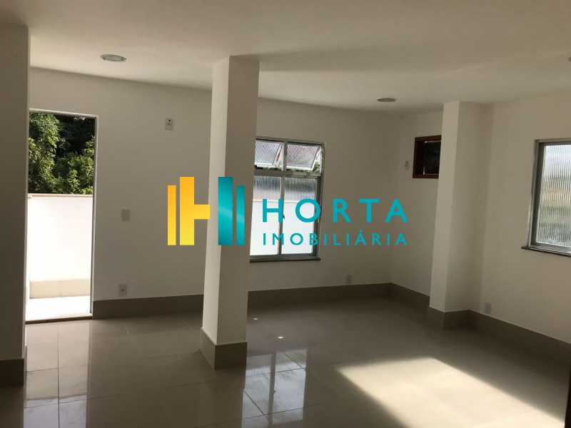 Casa Comercial à venda com 5 quartos, 392m² - Foto 1