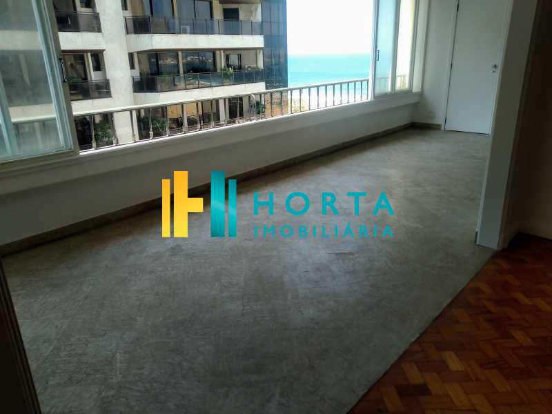 Apartamento à venda com 4 quartos, 304m² - Foto 2