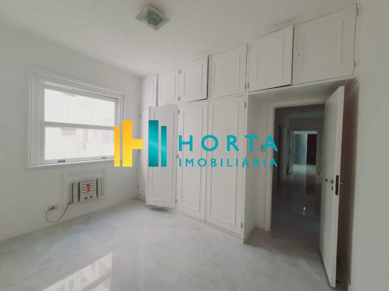 Apartamento à venda com 4 quartos, 210m² - Foto 13