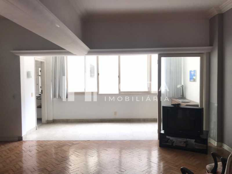 Apartamento à venda com 3 quartos, 208m² - Foto 4