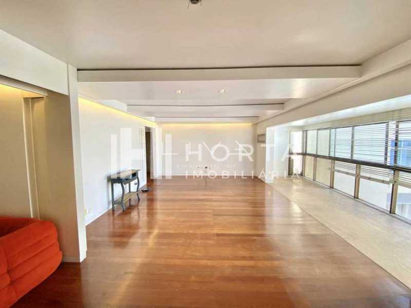 Apartamento à venda com 4 quartos, 257m² - Foto 1