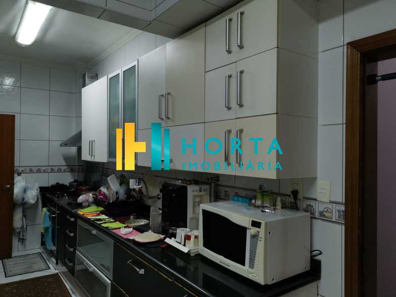 Apartamento à venda com 4 quartos, 243m² - Foto 19