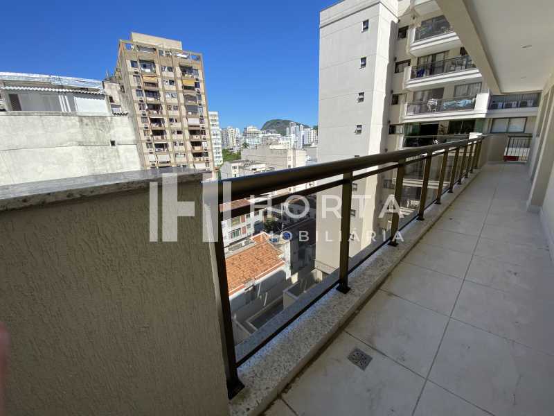 Apartamento à venda com 3 quartos, 135m² - Foto 2