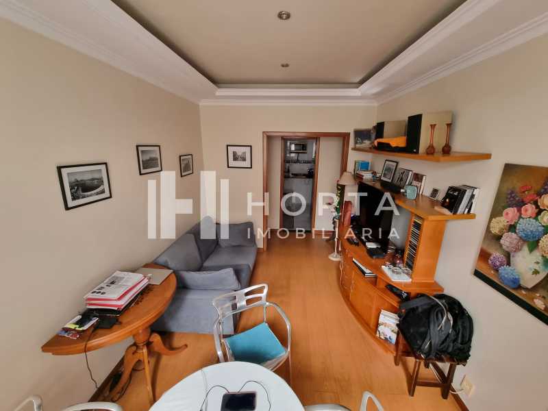 Apartamento à venda com 2 quartos, 70m² - Foto 4