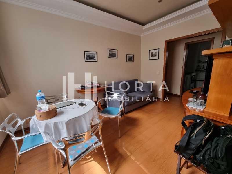 Apartamento à venda com 2 quartos, 70m² - Foto 3