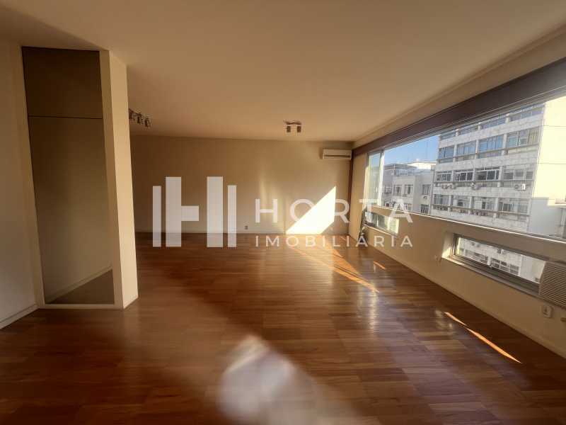 Apartamento à venda com 3 quartos, 167m² - Foto 2