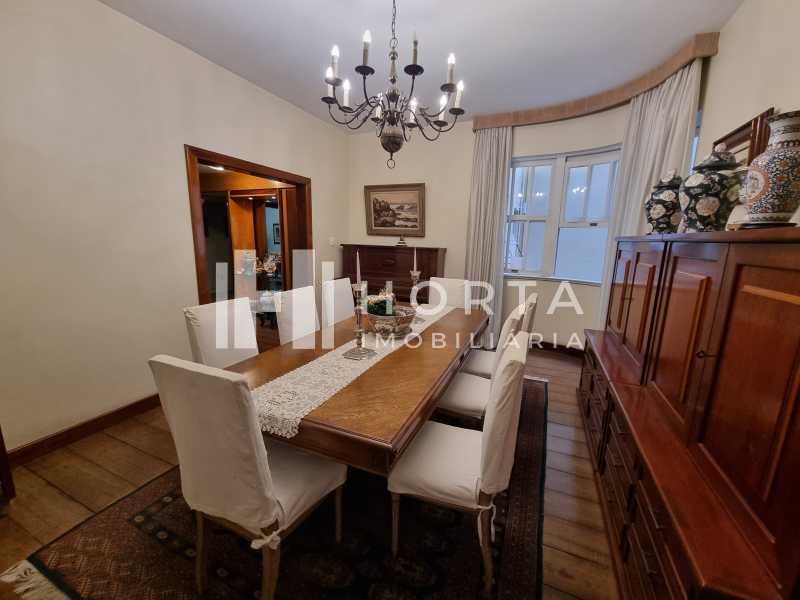 Apartamento à venda com 3 quartos, 220m² - Foto 6