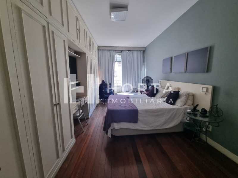 Apartamento à venda com 4 quartos, 225m² - Foto 9